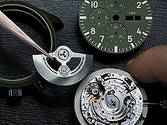 手表进水后零件生锈怎么解决？（萧邦手表除锈及零件修复方法）