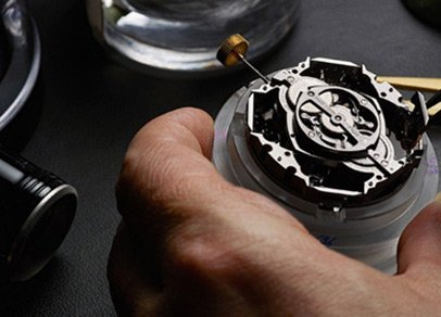 萧邦手表如何更换电池（电池更换）